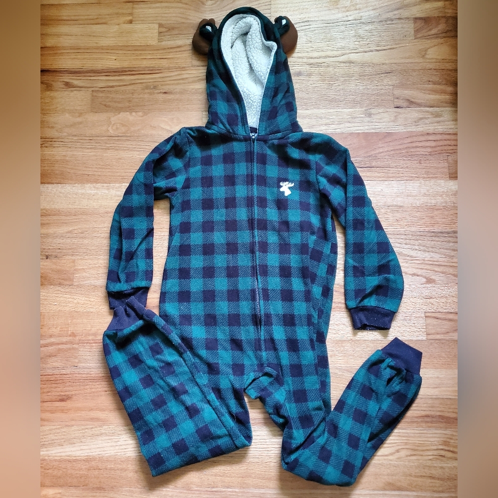 Size 7/8 kids zip moose onesie